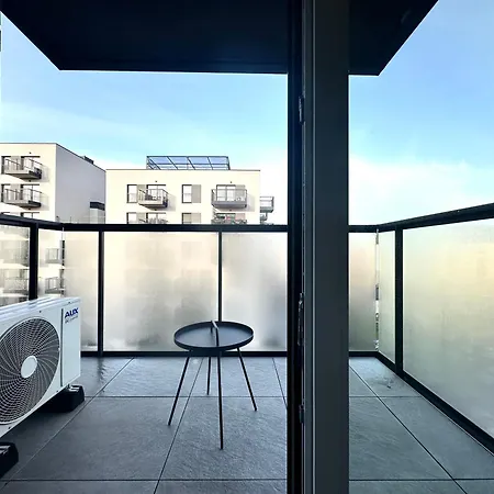 Διαμέρισμα Madalinskiego 23 - Parking & Balcony & Lift - 700m Main Station