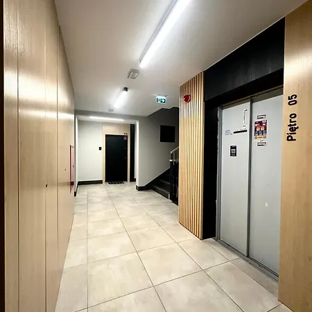 Madalinskiego 23 - Parking & Balcony & Lift - 700m Main Station ヴロツワフ