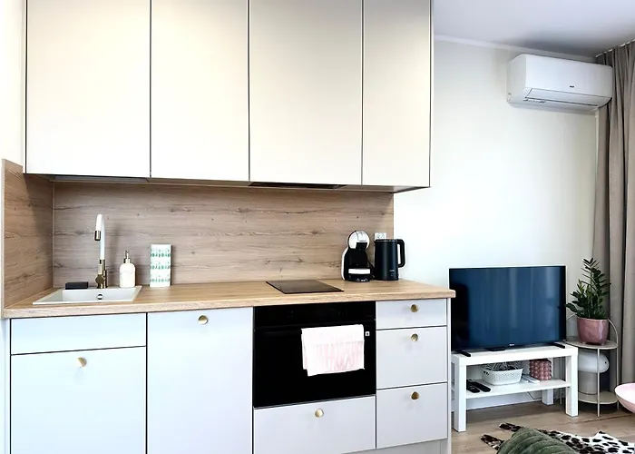 Madalinskiego 23 - Parking & Balcony & Lift - 700m Main Station